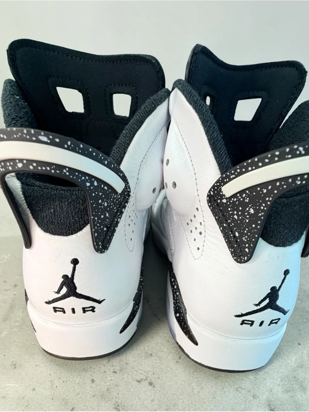Air Jordan Oreo White and Black Retro High-Top Sneakers size 8.5